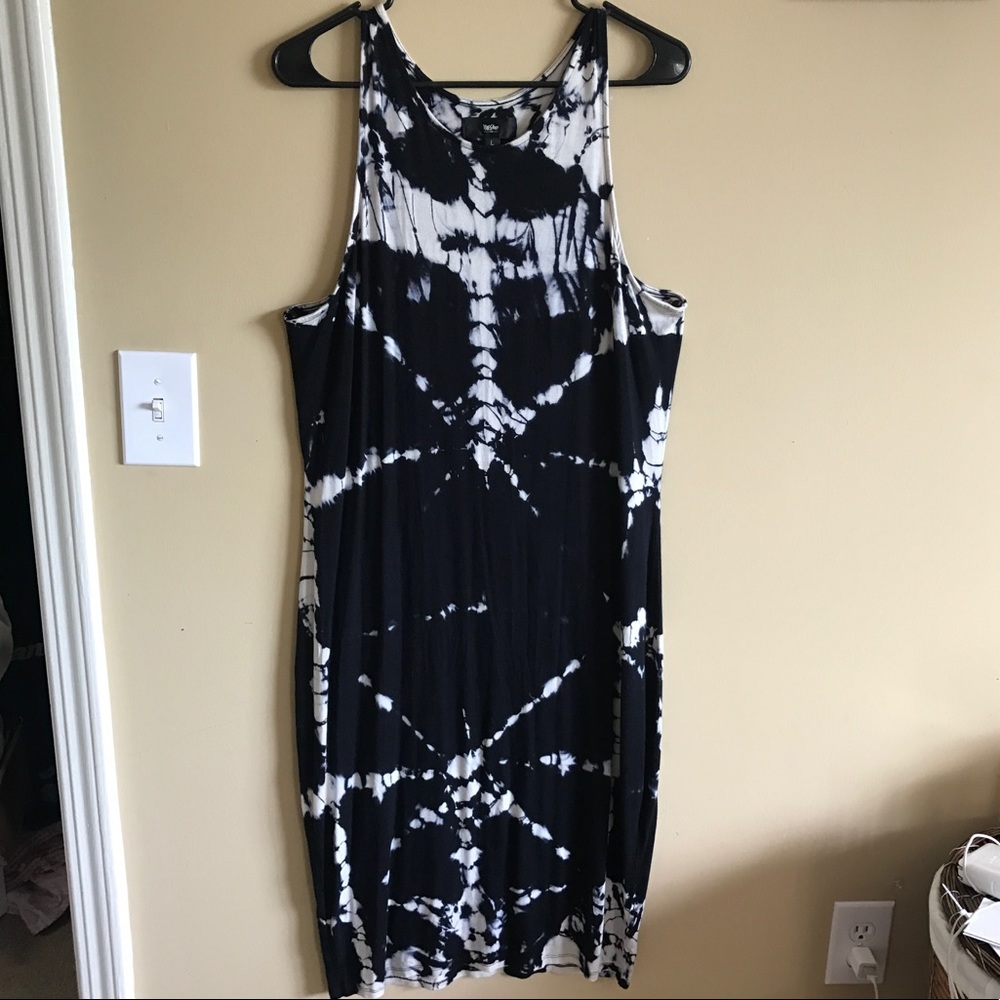 Beautiful black and white tie dye Mossimo dress🖤
